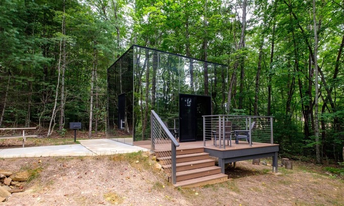 Balsam Grove Casa | Looking Glass 454 - Luxe Mirror Cabin