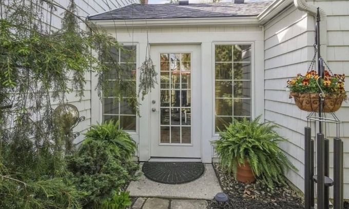 Ottawa Casa | Miss Merrimac- 4bdrm/2 full bth