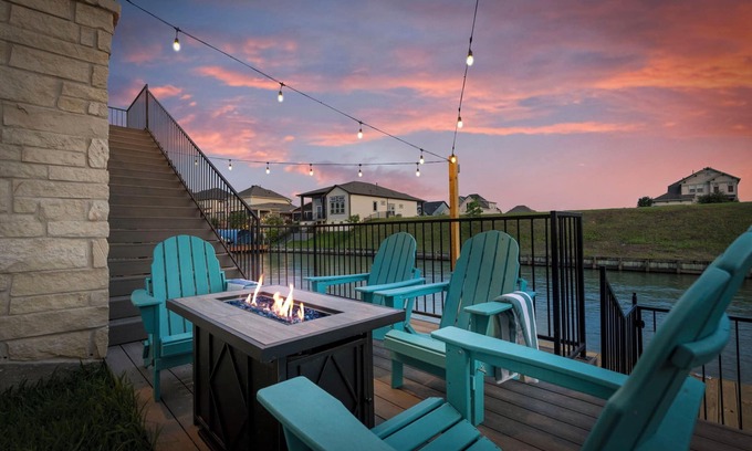 French Quarter Casa | Mist & Bloom' Lakefront Retreat-Gameroom, SUP's