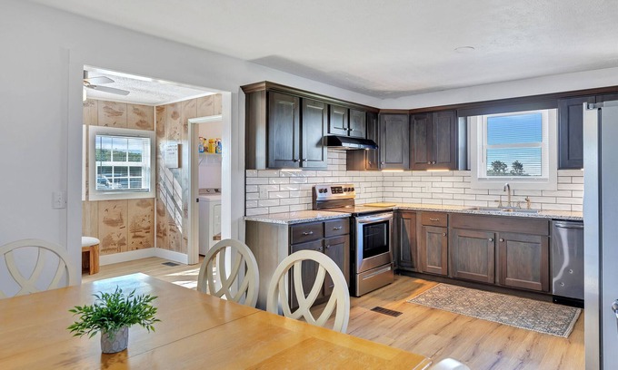 Allons Casa | Mitchell Creek Retreat