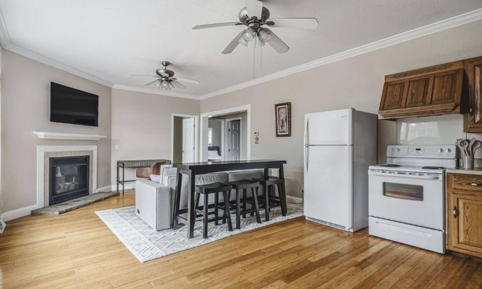 Allons Cabina | Mitchell Creek Marina Cabin 8