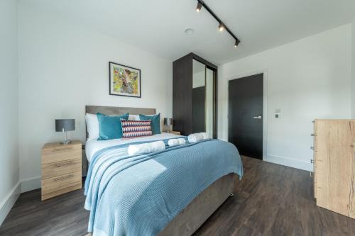College Park and Old Oak Apartamento | Mitre Klimt by Artsy