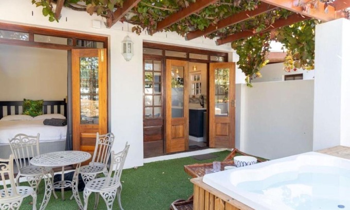 Koelenhof Apartamento | Mitre's Edge Orchard Suite