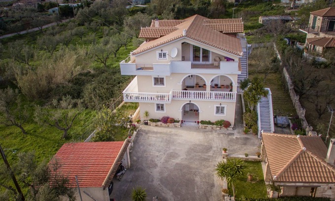 Lithakia Apartamento | Mitros 3 Bedroom Apartment