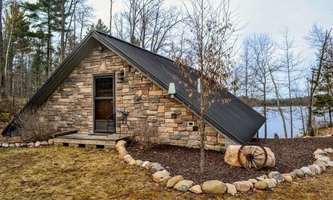 Lac du Flambeau Cabina | Mitten Lake Hideaway