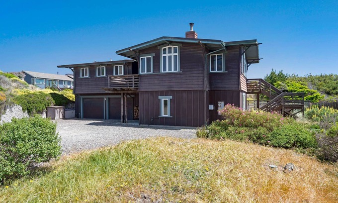 Salmon Creek Casa | Miwok Escape - Pet Friendly, Nestled in the sand dunes, Short walk to Beach