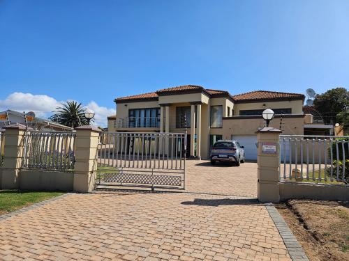 Bluewater Bay Casa | Mix Guesthouse