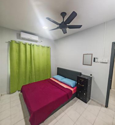 Seremban 2 Casa | MixxHome Seremban 2, One Queen Bed, Share Bathroom