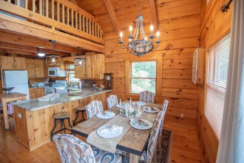 Buck Mountain Casa | Mnt Views, Close to Everything, Hot Tub, Sleeps 4 - Buena Vista Cabin
