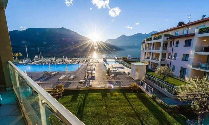 Maccagno Apartamento | Moderno apartamento de 3 dormitorios en el lago Maggiore