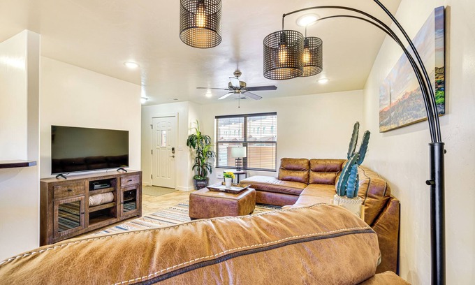 Moab South Valley Apartamento | Moab Townhome w/ Patio, Near Arches National Park!