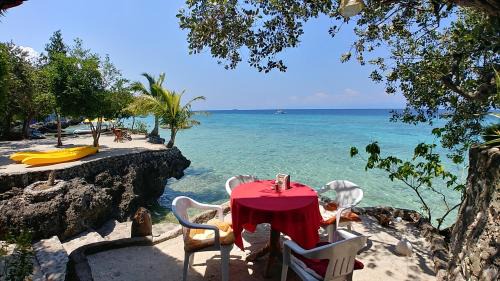 Moalboal Complejo | Moalboal T Breeze Coastal Resort