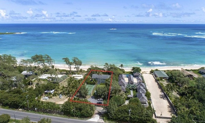 Kahuku Casa | Moani Kai - Beachfront,Gated,Hot tub,Pickleball Ct