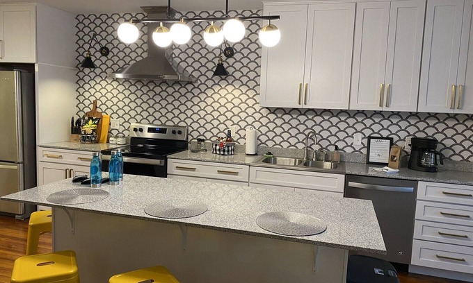 Moberly Apartamento | Moberly's Designer Loft In Historic Downtown