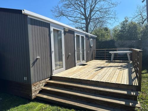 Jullouville-les-Pins Casa | Mobil-home Confort 2 chambres, Piscine chauffée, 200 m de la plage, Parking et Wi-Fi inclus - FR-1-361A-77