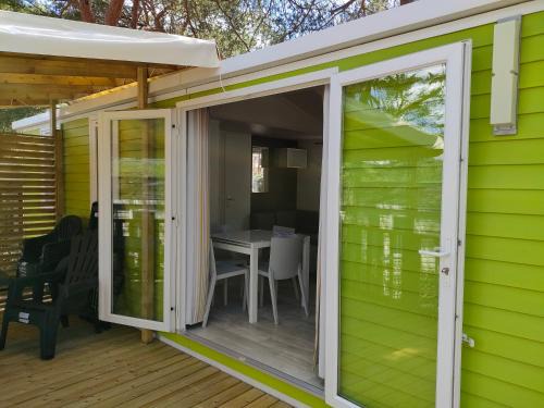 Montpezat Otro | mobil home premium 6 personnes très confortable climatisé