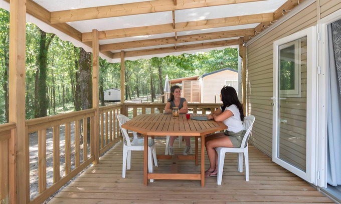 Bretagne-d'Armagnac Alquiler De RV | Mobilhome 'Mobilhome Confort 4 Personnes 63' con terraza privada, jardín privado y Wi-Fi