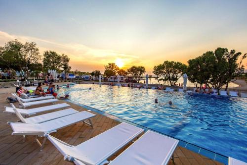 Municipality of Omisalj Casa | Mobile Home in Omisalj by Pusca Bay Beach