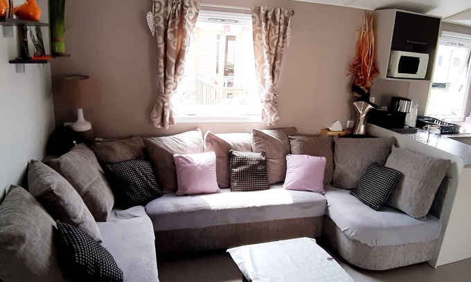 Onzain Casa | Mobilhome INTUITION pond view, 4 *, near Beauval Zoo and Loire castles