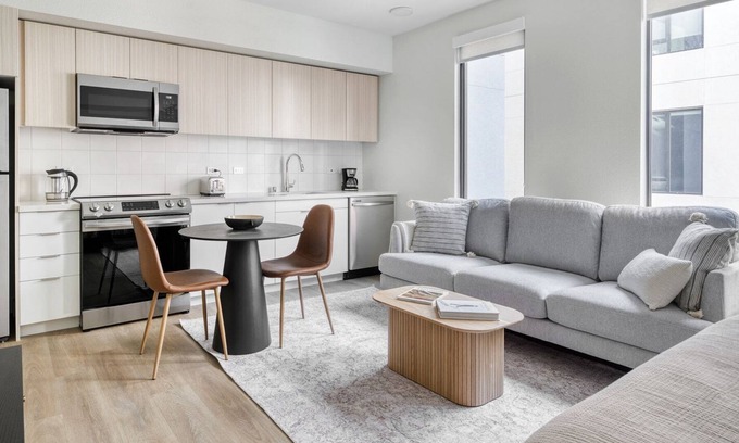 Downtown Berkeley Apartamento | Mod Berkeley Studio w/ W/D & Coworking, walkable to BART, by Blueground
