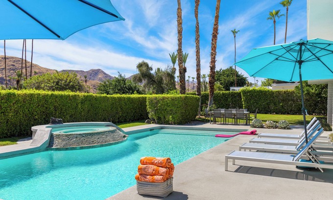 Indian Canyon Casa | Mod Blue Agave - Stunning Glam Mid-Century