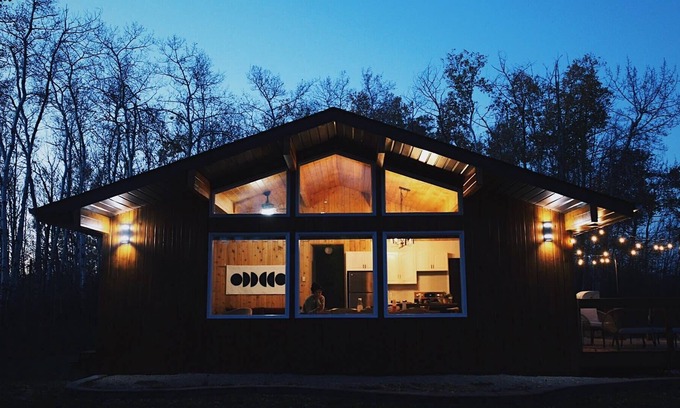 Wasagaming Cabina | Mod Bungalow Summary: