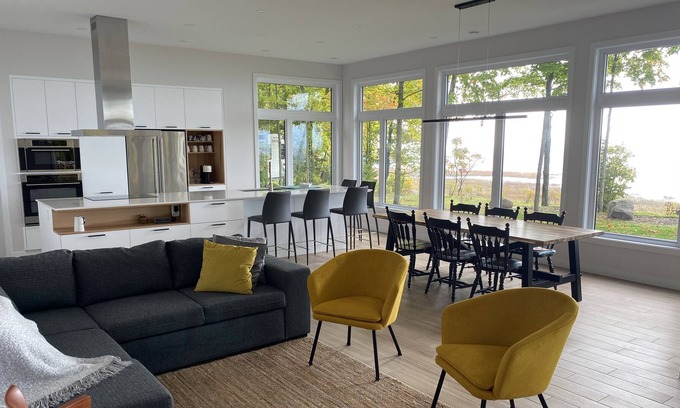 Saint-Augustin-de-Desmaures Casa | Modern and contemporary house on the banks of the Saint Laurent