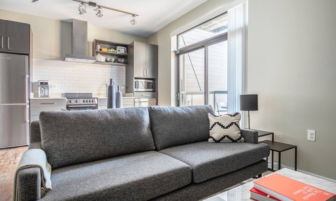 Mount Vernon Triangle Apartamento | Mod Mount Vernon 1BR w/ Gym, Rooftop, nr. Restaurants, by Blueground