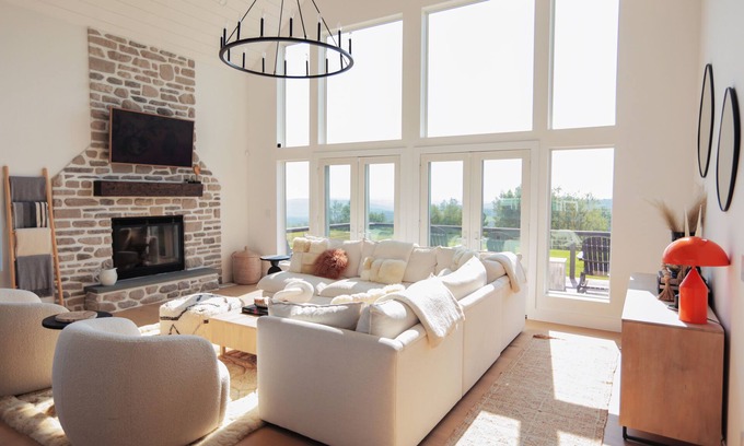 Town of Delaware Casa | Mod Retreat with Hot Tub and Pool in Callicoon