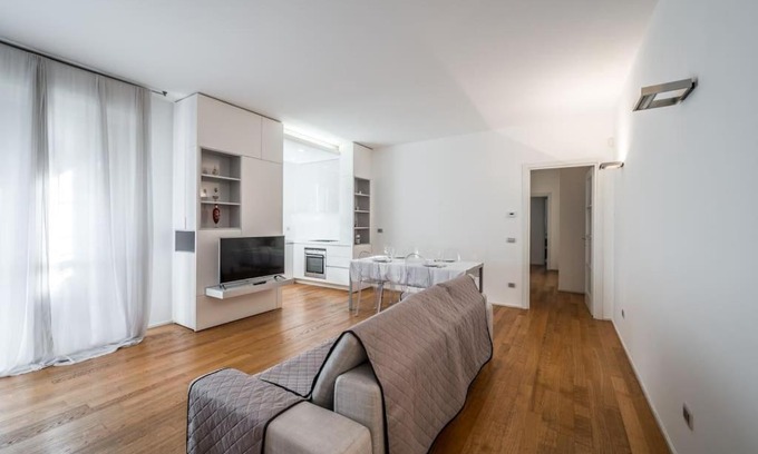 Buon Pastore-Sant'Agnese-San Damaso Apartamento | Modena City Lux near Policlinico