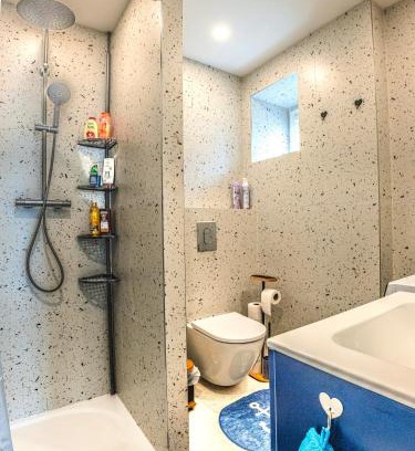 Hanspaulka Apartamento | Moderní apartmán s terasou - 15 min Letiště - Parkování na pozemku zdarma