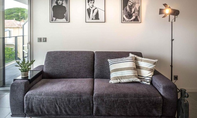 Pointe Croisette Apartamento | Modern 1 Bed apartment in prestigous area of Cannes a short walk to the Croisette and the Palais 1903