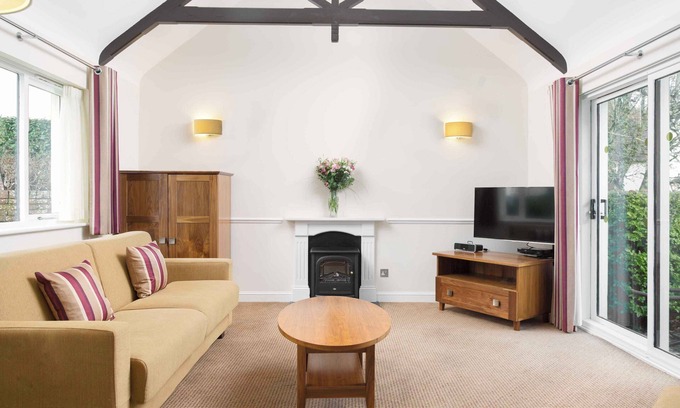 Milton Damerel Chalet De Esquí | Modern 1-Bed House | Countryside Resort | Sleeps 4