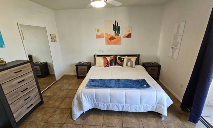 Deer Valley Condominio | Modern 1-bedroom condo in North PHX with pool/spa