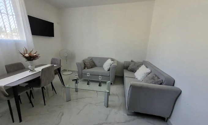 Gascue Apartamento | Moderno apartamento a poca distancia de la Zona Colonial y el Palacio Nacional.