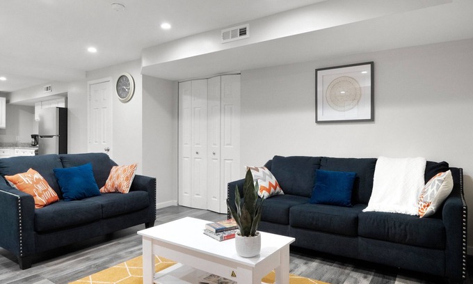 Silver Spring Apartamento | Modern 1-BR Apartment