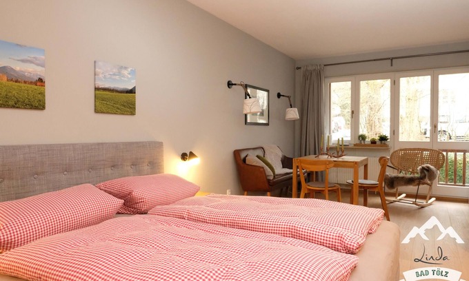 Bad Toelz Apartamento | Moderno apartamento de 1 habitación en el spa, totalmente renovado en 2016, Wi-Fi!