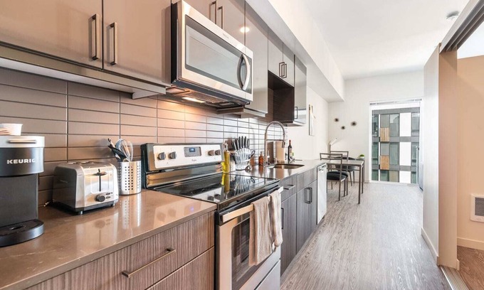 Downtown Apartamento | Modern 1BR 1BA - Long Term Gym Parking Redmond DT