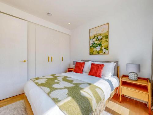 Haverstock Apartamento | Modern 1BR Flat Balcony Near Tube Pass the Keys
