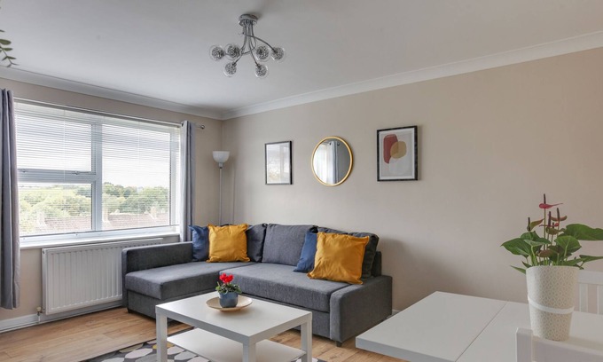 Harlow Apartamento | BookedUK: Bright and spacious flat in Harlow