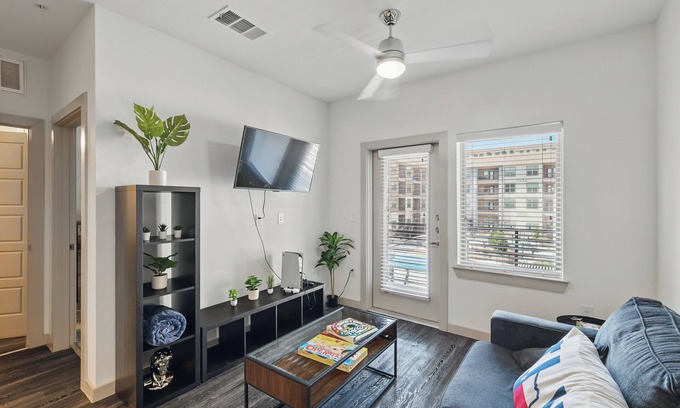 McKinney Apartamento | Modern 1BR near TPC Golf | Free Parking & Wifi