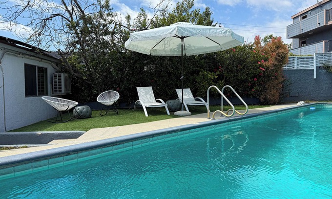 View Park-Windsor Hills Casa | Modern 1BR Retreat with Pool Near SoFi Stadium - MK2