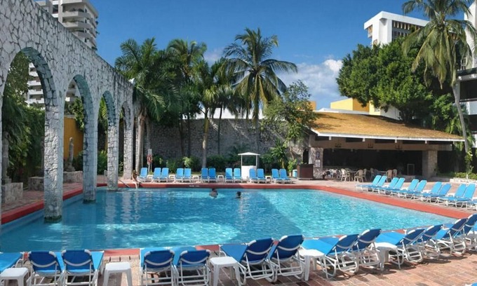 Las Gaviotas Condominio | Modern 1BR Suite at El Cid Granada Hotel