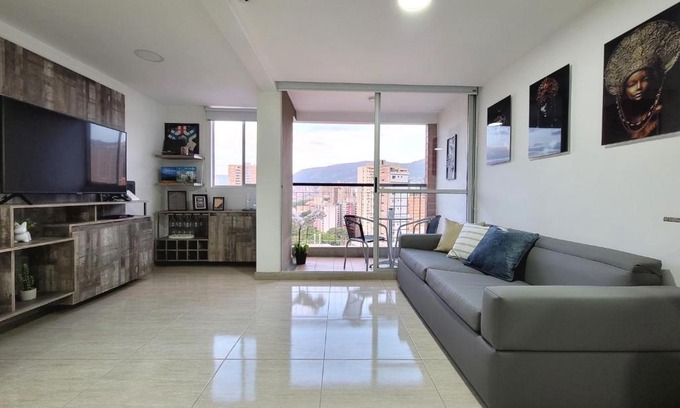 Sabaneta Apartamento | Modern 2/2 Apartment in Sabaneta with City View