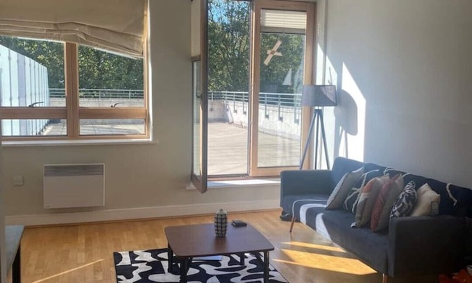 Copers Cope Apartamento | Modern 2 Bed Apartment Next To Station + Parking