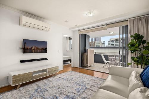 South Brisbane Apartamento | Modern 2-Bed Apartment with Gym & Sauna Access