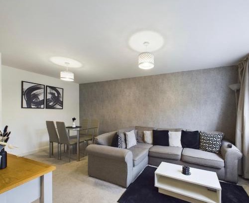 Landore Apartamento | Modern 2 bed city apartment with private parking