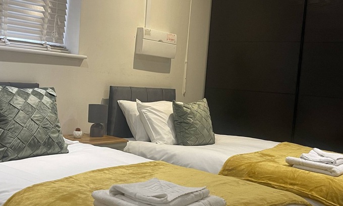 Coton Apartamento | Modern 2 Bed GF apartment