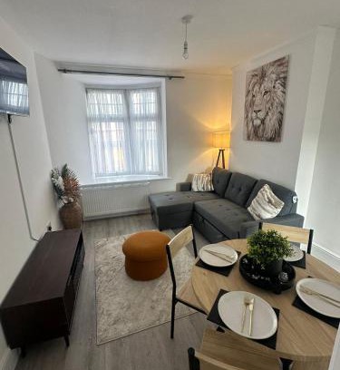Croham Casa | Modern 2 Bed in croydon