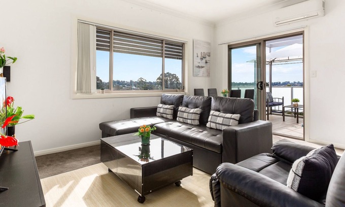 Wentworthville Apartamento | Modern 2-Bed Unit With Great Balcony Views